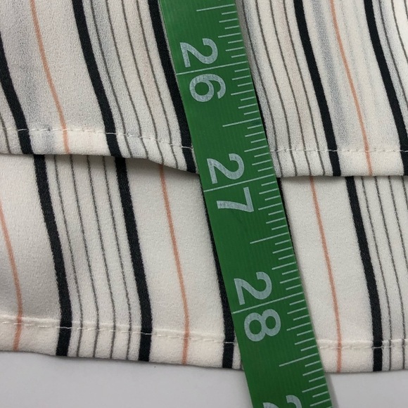 Lofts Sleeveless Open V-Neck Top in Stripes size Xsmall - Picture 9 of 9